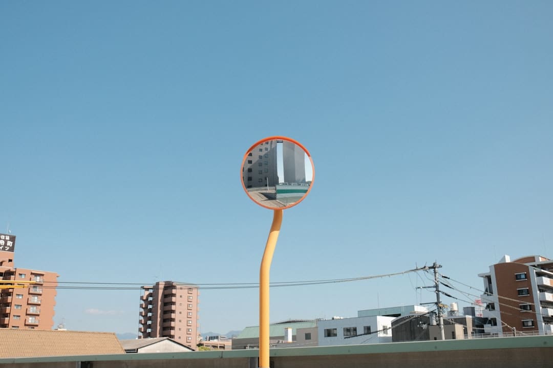 恒生指数低开1.43% 恒生科技指数跌2.45%